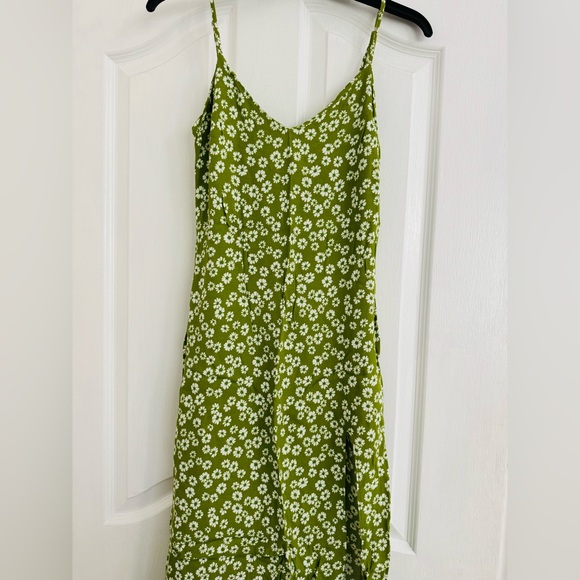 Like New 💚Reformation crimini green midi dress - Picture 3 of 7
